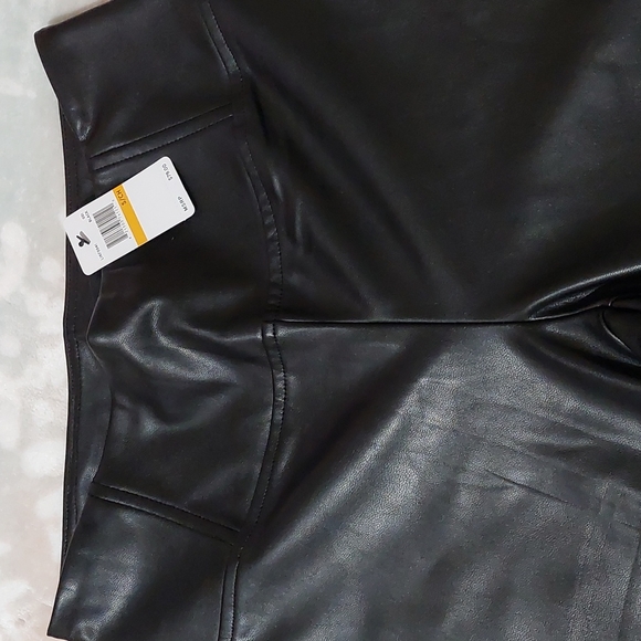 Laundry by Shelly Segal black pull on vegan leather pants - Picture 4 of 8